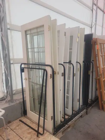 Various items from : Kitchen Cabinets-Countertops-New & Used Sinks-Vanities Toilets & Plumbing Hardw...