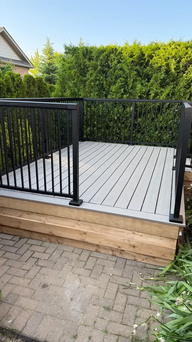 Fence and Deck 517607761233858563