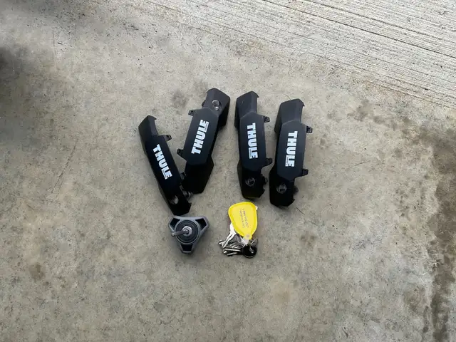 Thule Canoe Rack Kit for Chevrolet/GMC Truck in Fishing, Camping & Outdoors in Muskoka - Image 3