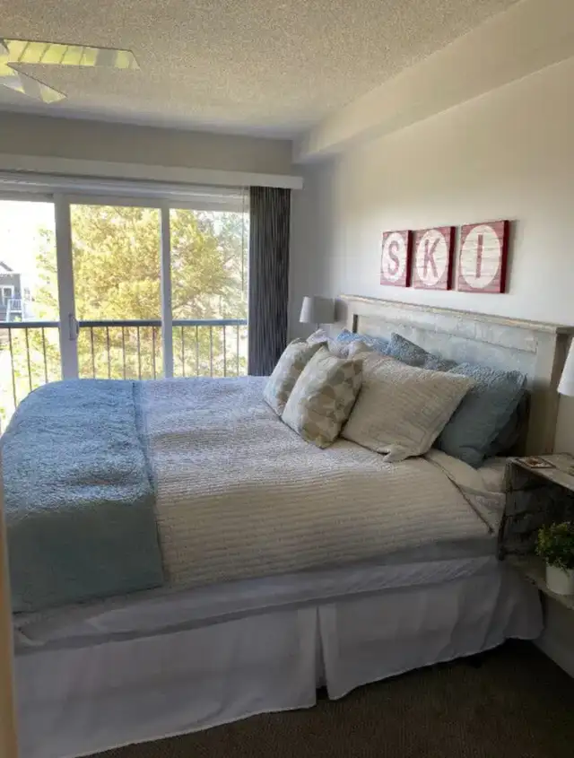 Collingwood - 2 bedroom Condo Lighthouse Point in Ontario in Canada - Image 8