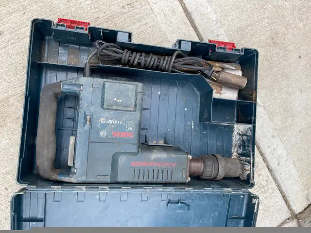 BOSCH DEMOLITION HAMMER / DRILL in Power Tools in Edmonton - Image 8