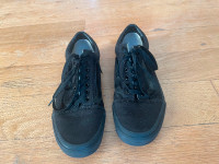 Vans Old Skool Skate Shoe - Black Monochrome - 9.0 women's