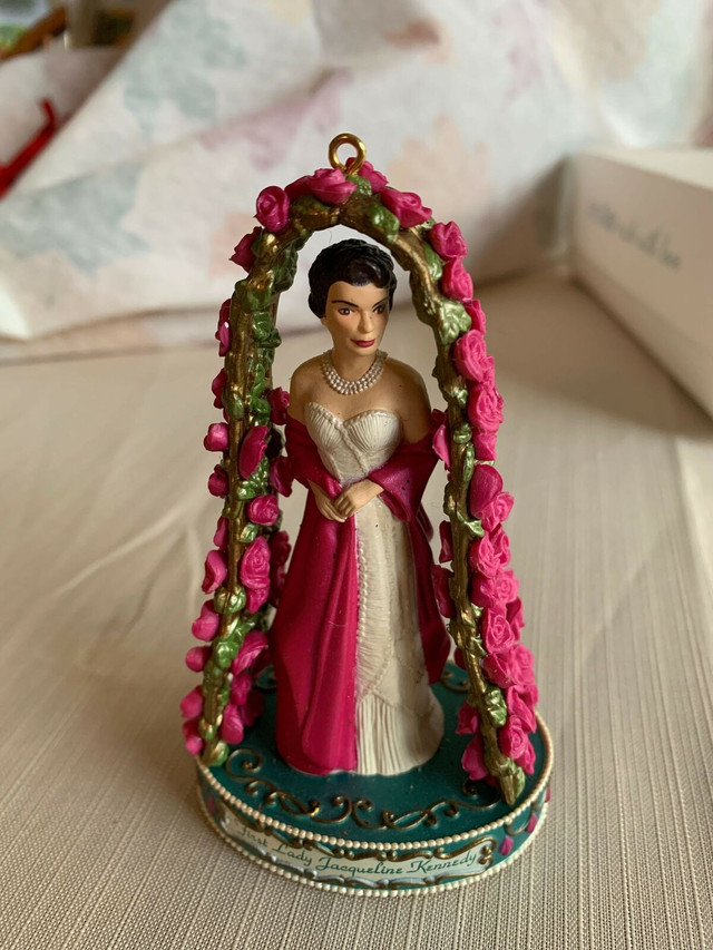 Jacqueline Kennedy ornament  in Other in Mississauga / Peel Region