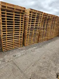 Multiple Sizes of Pallets/Skids - Delivery Available