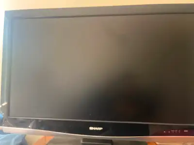 Sharp Aquas 42” LCD. Good condition w/remote