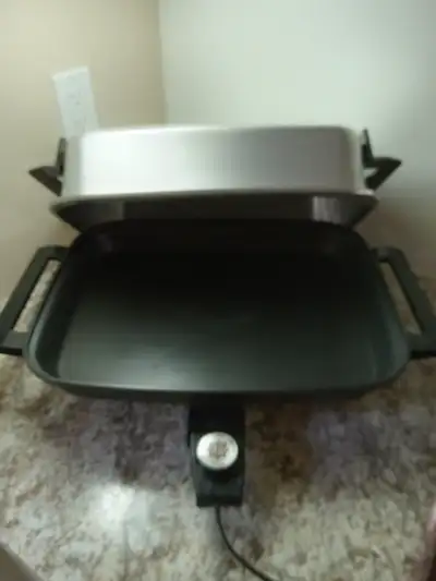 Westbend Electro maid, electric frying pan, griddle. Roast whole meal in one pan. Great for outdoor...
