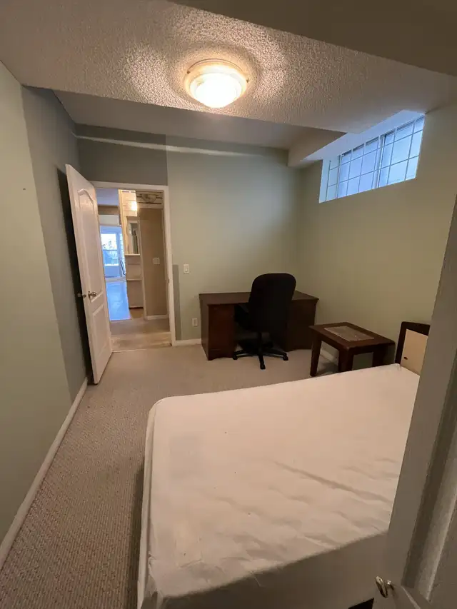 CCC (Calm, Clean, & Convenient) rental rooms in NW Calgary in Alberta in Canada - Image 9