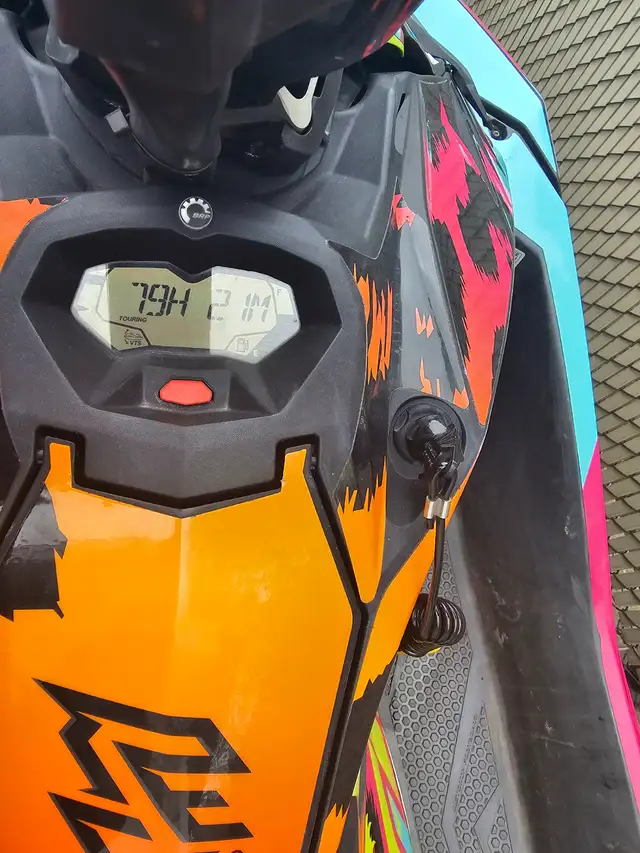 2020 SEA-DOO SPARK TRIXX 2up **seulement 79 heures** in Personal Watercraft in Lévis - Image 6