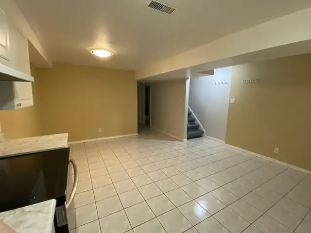 1 Bedroom Basement Apartment Whites and Finch Pickering in Long Term Rentals in City of Toronto - Image 4