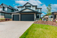 Stunning and only 2 mins to St.Albert. 5 Beds 5 Baths