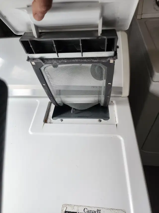 White clothes Dryer Electric Whirlpool large in Washers & Dryers in Oakville / Halton Region - Image 7