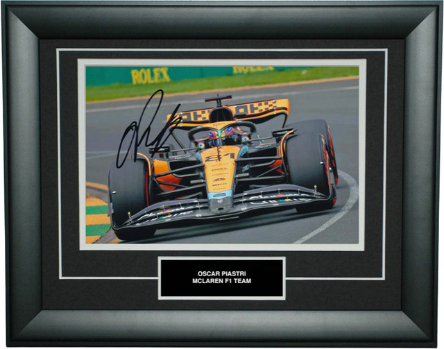 Oscar Piastri signed Formula 1 F1 Memorabilia Cap Frame Card dans Art et objets de collection  à Longueuil/Rive Sud - Image 2