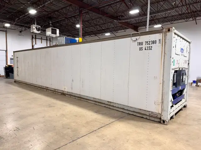 40' self-contained walk-in freezer container in Storage Containers in Edmonton - Image 2