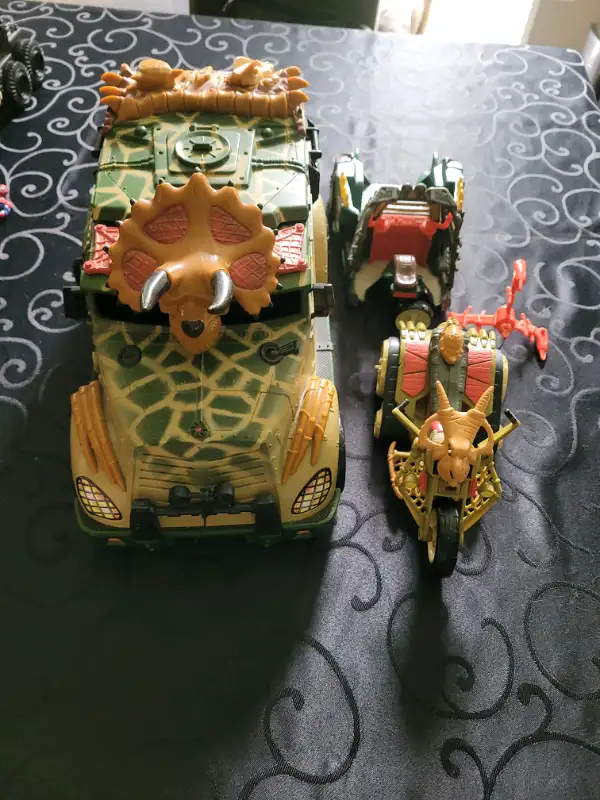 TMNT Paleo Patrol Truck Dino Bike & Dino Capture Vehicles 2005/6 in Toys & Games in Oakville / Halton Region - Image 2
