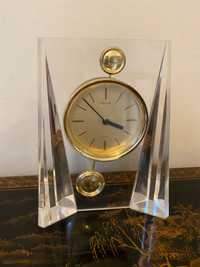 Vintage Seiko quartz double pendulum mantle clock.