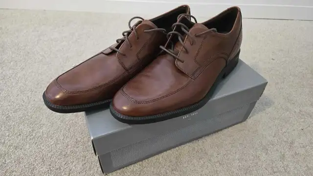 Rockport Light Brown Leather Dress Shoes in Men's Shoes in Markham / York Region - Image 4
