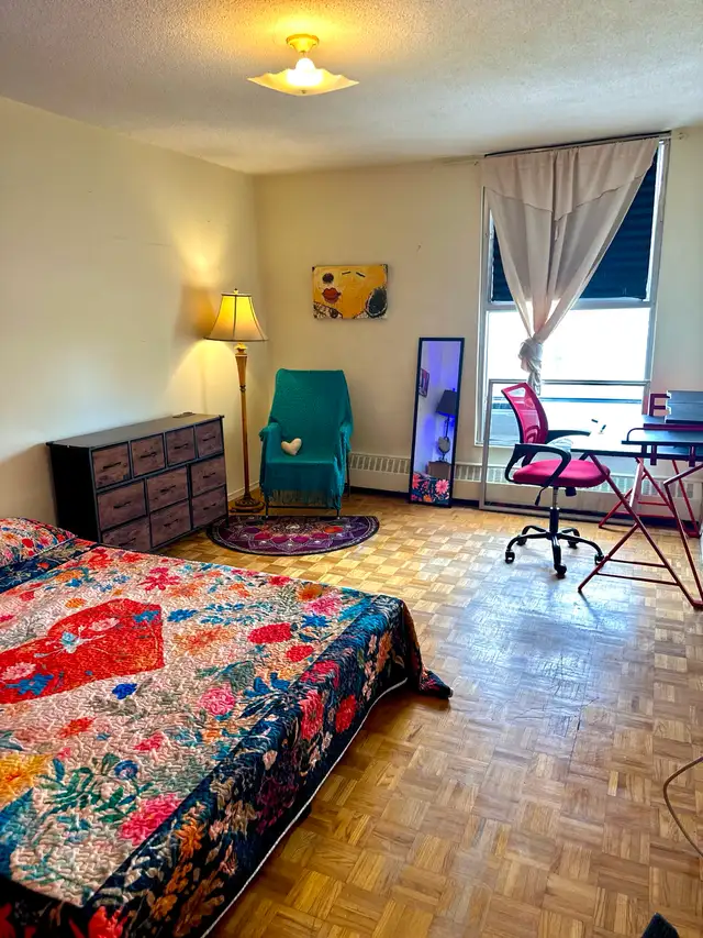 Big furnished room!