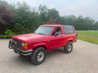 Great shape nothing to do to certify it have back seat and back tire mount rack has a 2.9 engine gre...