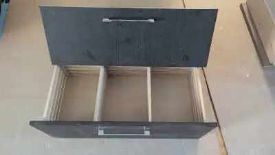 2 tiroirs IKEA pour meuble de salle de bain, View more