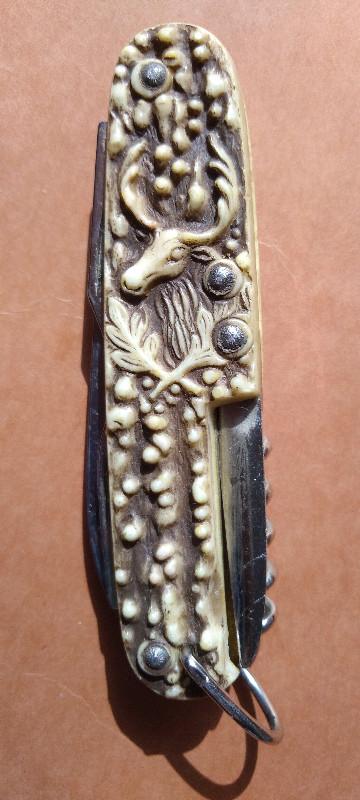 Canif antique bois de cerf sculpté Allemagne 6 outils dans Art et objets de collection  à Longueuil/Rive Sud