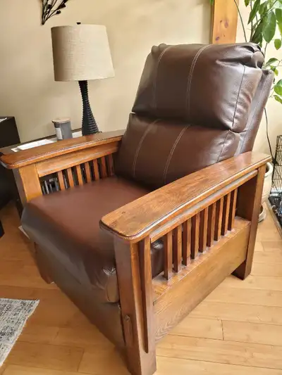 Excellent condition recliner. Smoke-free home. Very sturdy and heavy. Dimensions: 34" w x 34" d x 43...