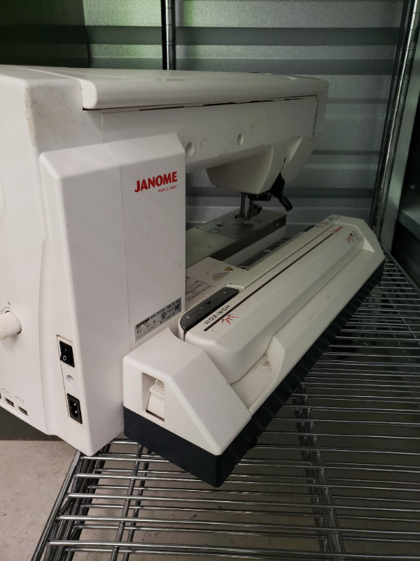 JANOME 15000 EMBROIDERY MACHINE LIKE NEW in Hobbies & Crafts in Markham / York Region - Image 3