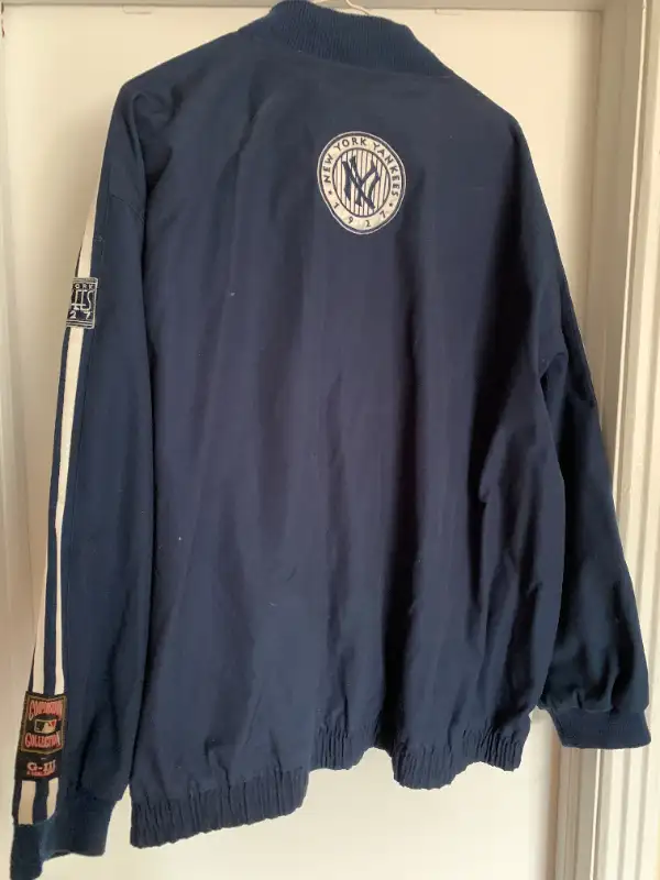NEW YORK YANKEES VINTAGE JACKET in Men's in City of Montréal - Image 4