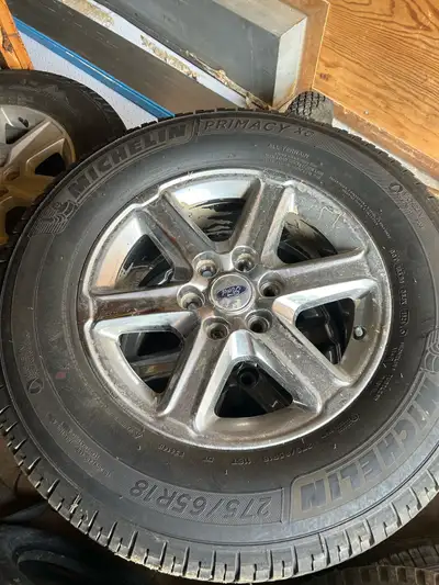 Had 2500 km on truck and got a flat ended up buying rims and tires so pretty well brand new take off...