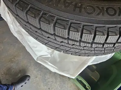 I'm selling a used Yokohama Ice Guard tire, size 175 70R14 84T. This winter tire is mounted on a ste...