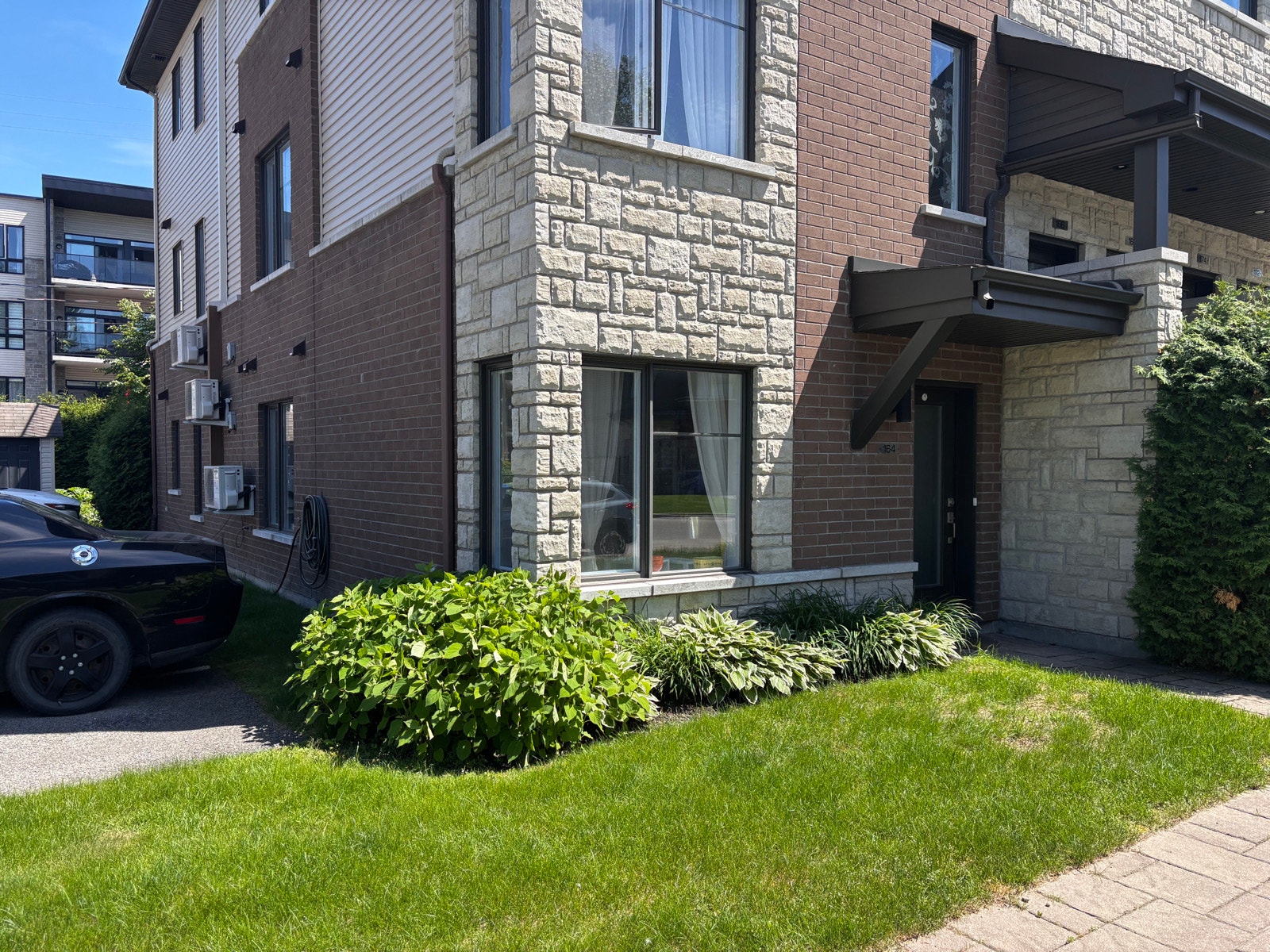 164 Rue Frontenac — photo 2