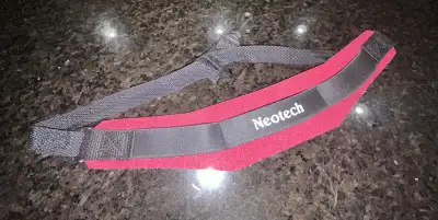 Barely used. Neotech soft sax strap (wine red). Compare at $37 plus tax new. Pick u near Oakbank.