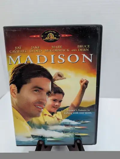 A story about a man's personal struggle to victory in the 1971 Madison, Indiana hydro-plane regatta....