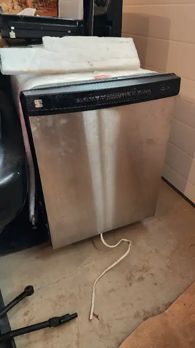 Kenmore dishwasher for sale. Used in good working and clean condition. Was removed from my kitchen d...