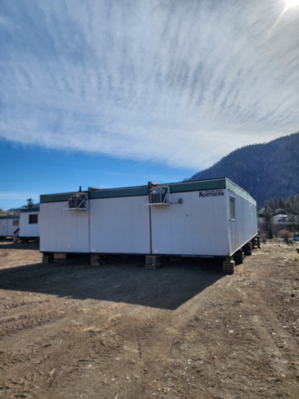 30'x52' 3 UNIT NORTHERN OFFICE COMPLEX Other Business & Industrial