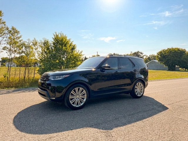 Land Rover Discovery 7 passager 2018 — photo 2