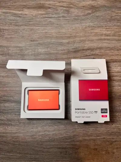 Selling my Samsung 1 TB SSD external hard drive. I used it for my car's security camera recording sy...