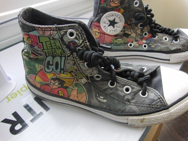 Boys Size 2 DC Teen Titans Go Converse Allstar Shoes Sneakers in Kids & Youth in Oshawa / Durham Region - Image 4