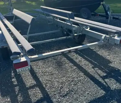 EZ-Loader galvanized pontoon/tritoon tandem axle trailer in VGC , View more