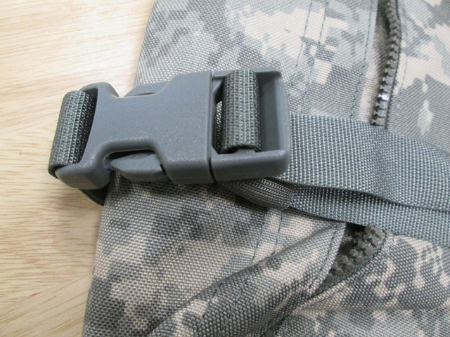 US ARMY MOLLE II ACU WAIST PACK Brand New in Fishing, Camping & Outdoors in Markham / York Region - Image 2