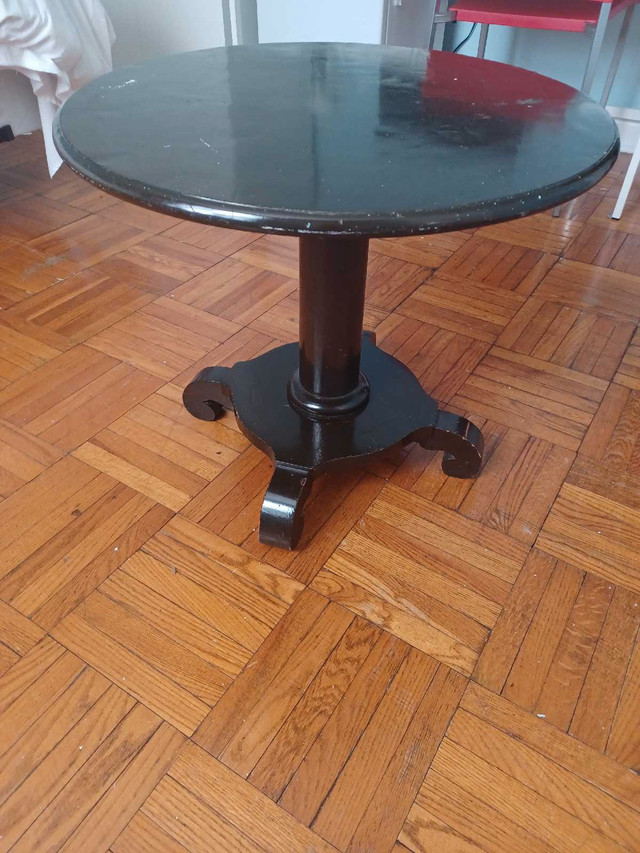 Small black table 20x24 in Other Tables in City of Toronto