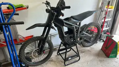 Talaria mx4 sting r 2024 motocross electrique le bike a 800km environ va très bien toute une machine...