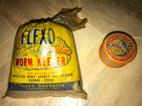 Flexo Worm Keeper Bag + Southbend Wood Spool Fishing Reel