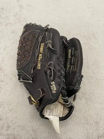Mizuno prospect series 10.75” baseball glove RHT Porch pick up