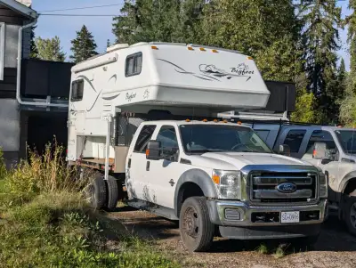 2002 25C10.6 Bigfoot Camper: -Largest offered size, very spacious inside -Unit is a 4-season fiber g...