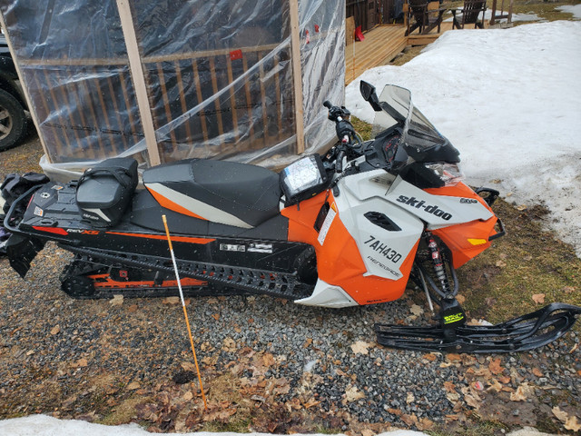 2015 Renegade Adrenaline ,900 ACE in Snowmobiles in Oakville / Halton Region - Image 2