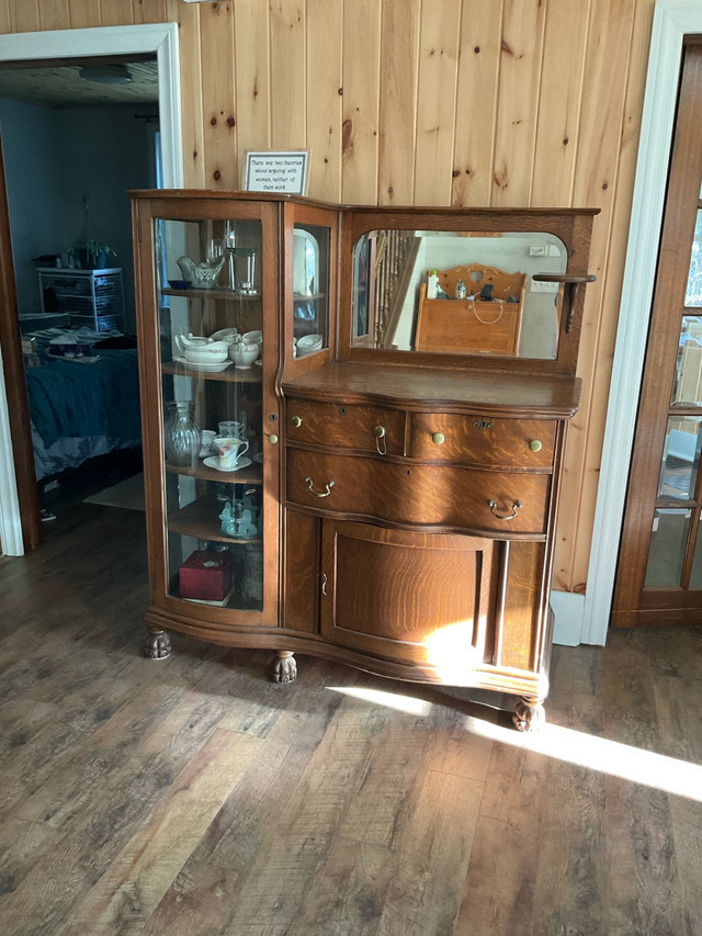 Antique hutch  in Hutches & Display Cabinets in Kitchener / Waterloo - Image 2