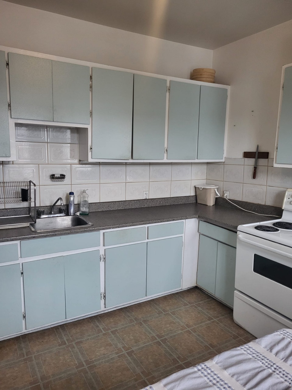 Grand 4½ lumineux à louer – 4e Avenue, Verdun –Libre le 1er Oct 4