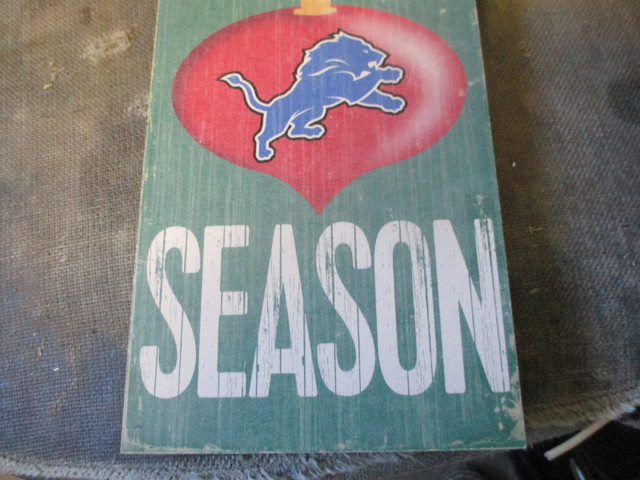 'TIS THE SEASON NFL DETROIT LIONS WOOD WALL SIGN $10. VINTAGE in Arts & Collectibles in Winnipeg - Image 3
