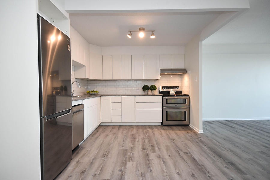 3bdrm 2full bath pool and parking 5