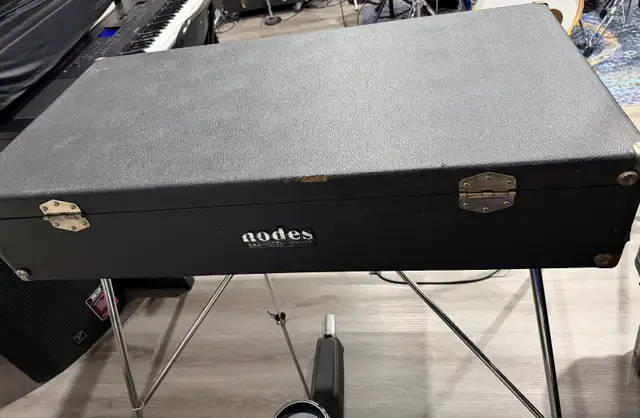 1979 Fender Rhodes for sale $6000 obo in Pianos & Keyboards in Edmonton - Image 6